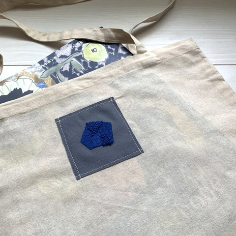 【SALE】刺繍トートバッグ　青い五角形