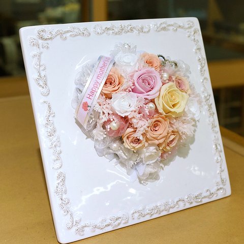 ※画像はイメージです　お花の色変更などもOK 薔薇たっぷり豪華　大人ガーリーアレンジ　ハートスタンド　ピンク　ハート　誕生日・記念日・お祝い・ウェディング・結婚祝い　