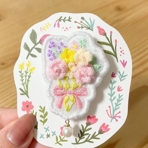 編み物と刺繍のブローチ✤バラの花束