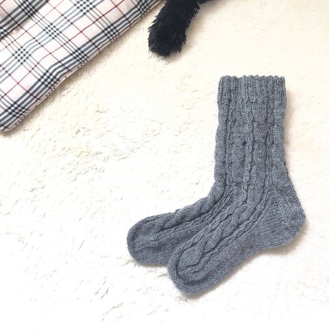 aran cable socks ✳︎ gray
