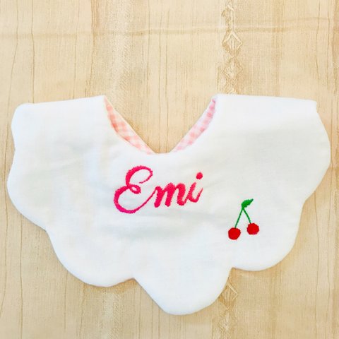 さくらんぼ♡*手刺繍✿もくもくチェリー✿名入れスタイ・女の子・出産祝い☻