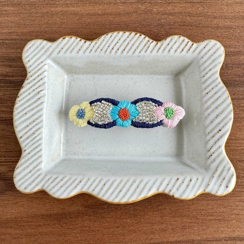 刺繍ビーズバレッタ　おはなとわっか1