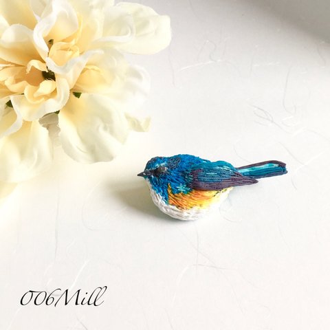 ✳︎幸せの青い鳥✳︎ルリビタキのブローチ/Tarsiger cyanurus /brooch