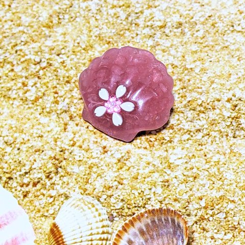 桜貝のブローチ