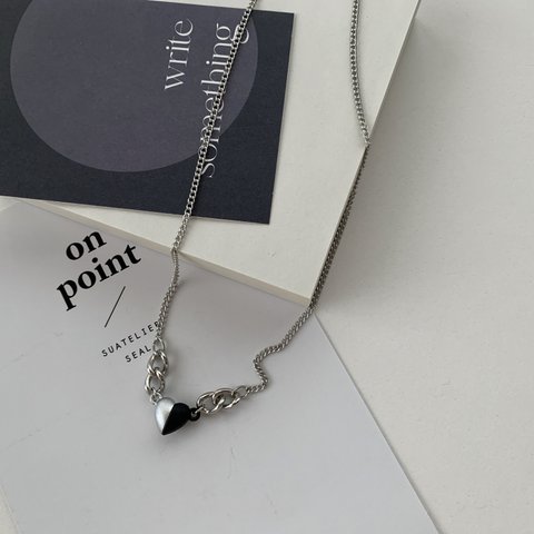 Black / Silver ♡ magnet clasp necklace。