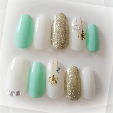 Simple Winter Nail Mint