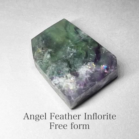 angel feather in fluorite / エンジェルフェザーインフローライトC (レインボーあり)