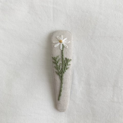 デイジーの刺繍ぱっちんピン