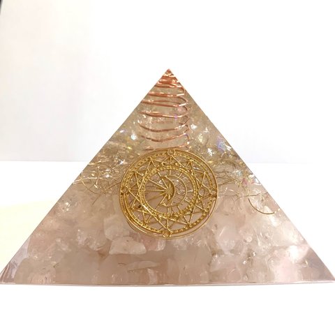 ピラミッド型オルゴナイト　ローズクォーツ