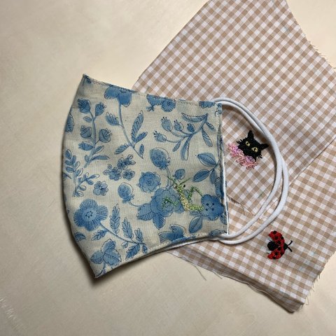 刺繍マスク　カマキリ