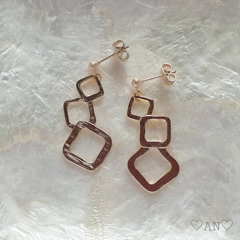 □ピアス　イヤリング/クリップ/ノンホールピアス