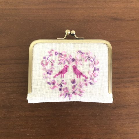 がま口　ソーイングセット　ニードルブック　刺繍　小鳥　桜色