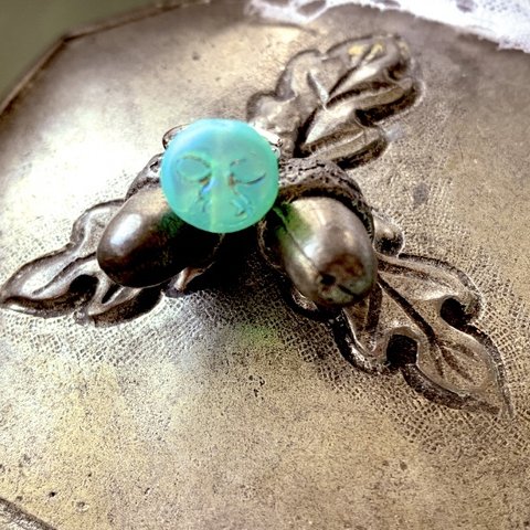 再販【イヤーカフ】#czech beads#チェコビーズ　moonface10㍉  luster turquoise 右耳