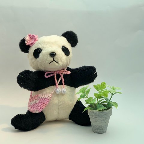 パンダちゃん　ぬいぐるみ　爪あり　ピンクのお花とバックとリボン　Mサイズ 