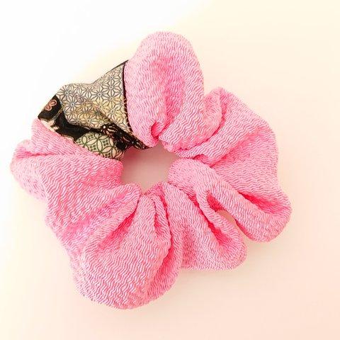 ピンクのちりめんシュシュ     -scrunchie-