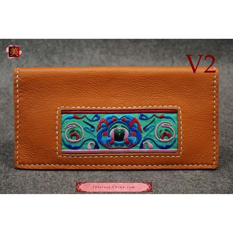 アンティーク刺繍を施したレザーの長財布。希少なアート作品#101