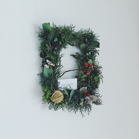 エバーグリーンの小窓　 wreath b / レンタングルリース