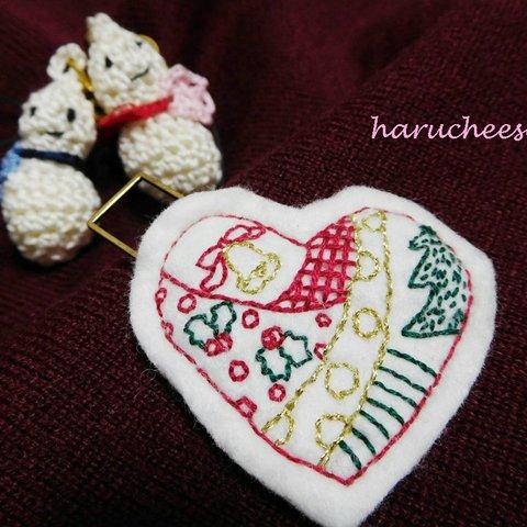 クリスマスの刺繍チャーム♡ハート型