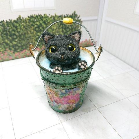 猫32◎黒猫 レトロバケツ 水遊び猫 羊毛フェルト 猫好き 猫雑貨 置物 ミニバケツ クロネコ