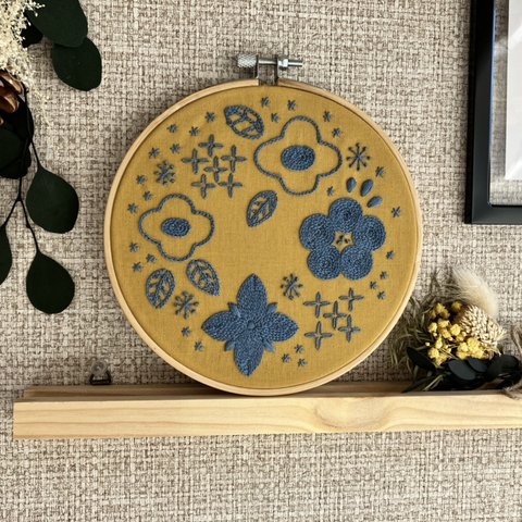 刺繍 お花の壁飾り 北欧風 15cm