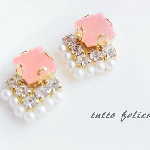 スクエアのビジューピアス　sweet pink