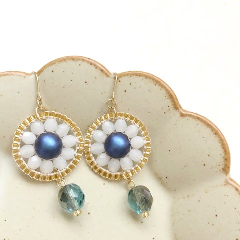 flower × beads earrings（blue × white）
