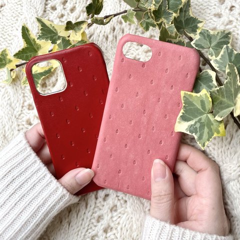 食べ頃いちご🍓の本革スマホケース♡背面型 ヌメ レザー 赤 ピンク 苺 ベリー