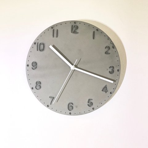ポルトランドセメントの掛け時計