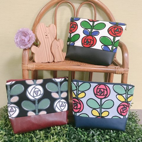 モダンローズ柄　ポーチ（大）　コスメポーチなど　Modern rose pattern pouch (large), cosmetic pouch, etc.