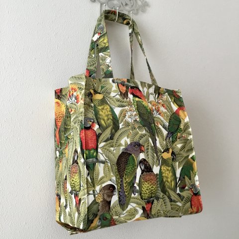 ウロコインコのエコバッグ、野生インコのタイト・アンド・タイディ・トートバッグ; Conure Bird Tight ‘n’ Tidy Tote Bag; eco bag, tropical bird