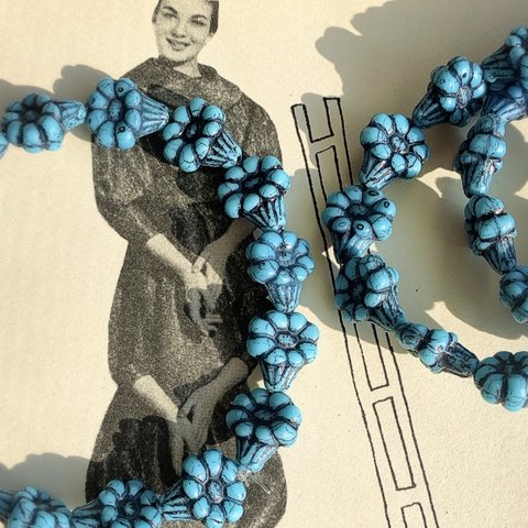 再販【10コセット】JIRI＊IVANA#czech beads#チェコビーズflower13✖️11㎜ 50S light blue/black