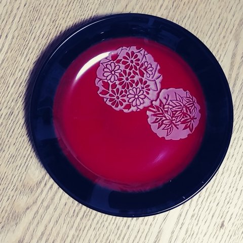 漆の小皿(赤/黒)
