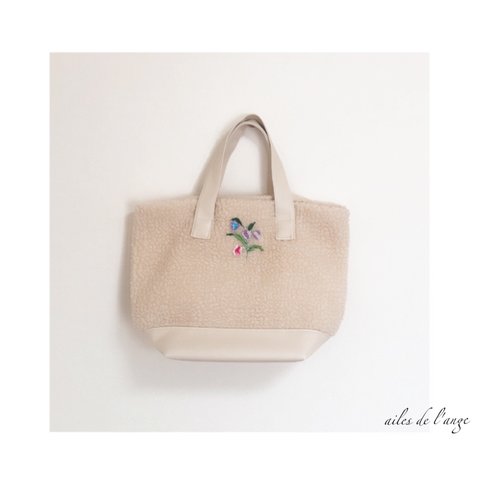 no.774 - embroidery ＊ boa fabric lunchbag