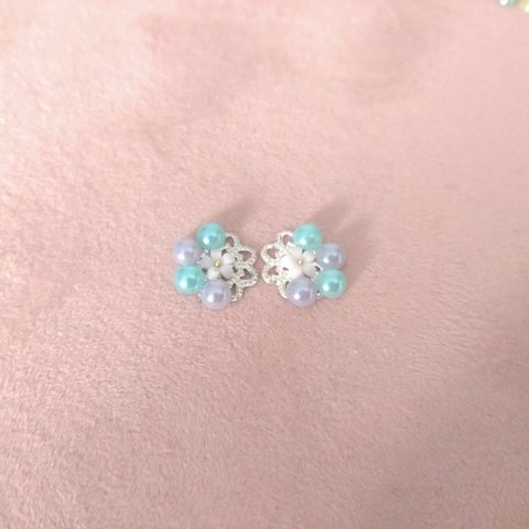 シンプル 小ぶり 色パール 白いお花ピアス＆イヤリング #樹脂ピアス #樹脂ノンホールピアス #ステンレスピアス