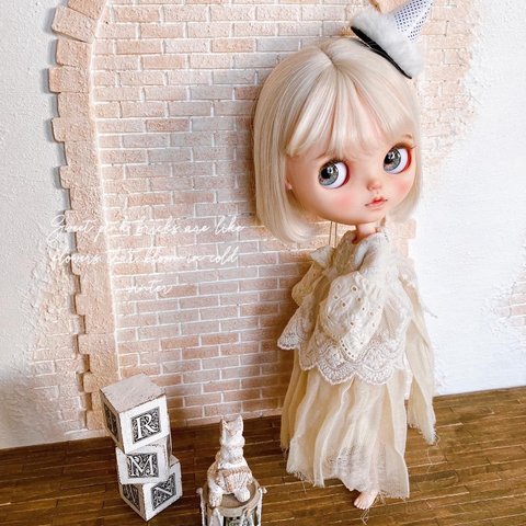 ミニチュア ドールハウス 背景ボード 壁 床 ブライス リカちゃん １／６ 家具 オビツ 棚 机 ドール ドール家具 カスタムブライス ハンドメイド シャビーシック 小物 本棚 豆本