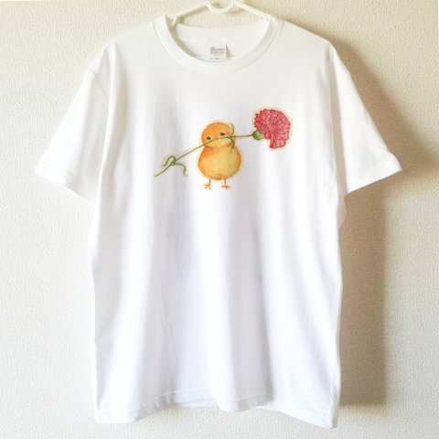 【送料無料】ひよこと赤いカーネーションTシャツ～子供から大人までみんなで使える13サイズ～