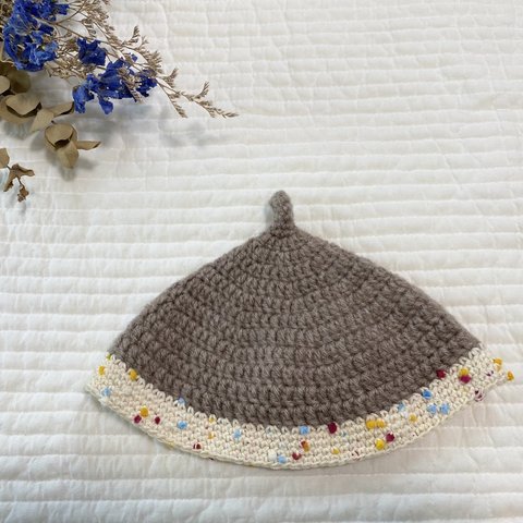 ポンポン毛糸のどんぐり帽子(茶色)