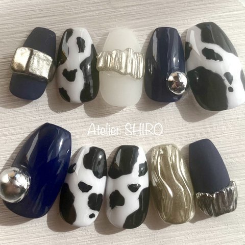 cow柄 ネイビー 個性派ニュアンスネイル 