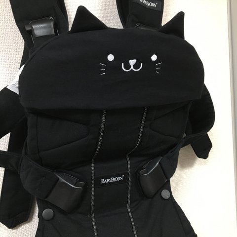 ベビービョルンone 用肩ベルト部分よだれカバー左右で1セット、首回りカバー黒猫ちゃん、日よけフード画像2枚目のホワイト×金星、裏地は黒無地★