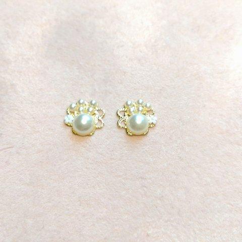 白パールうさぎと白いお花 ピアス＆イヤリング #樹脂ピアス #樹脂ノンホールピアス #ステンレスピアス