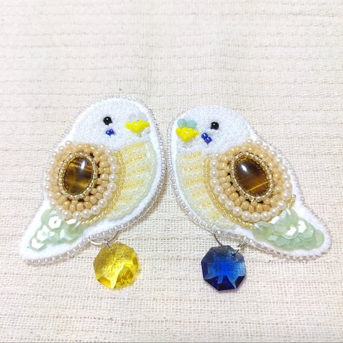 ビーズ刺繍ブローチ セキセイインコ (M-152)