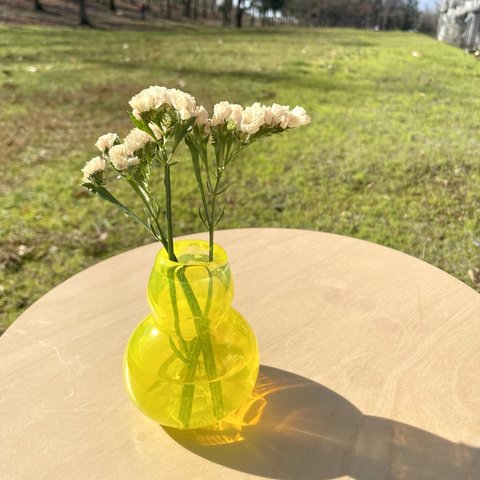 黄色い花瓶