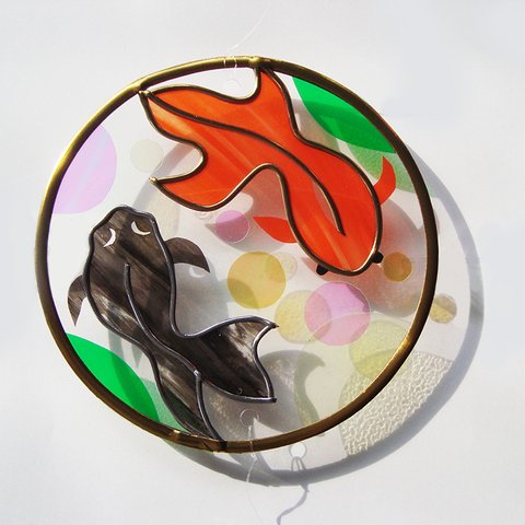 《光の風鈴》金魚のウィンドチャイム　ステンドグラス風金魚　壁飾り（受注生産