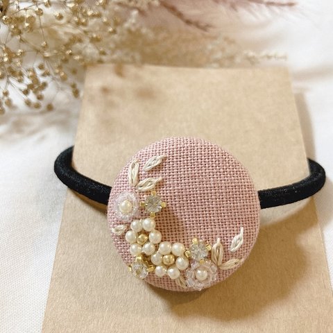 【刺繍】春色のしずく くるみボタンのヘアアクセサリー