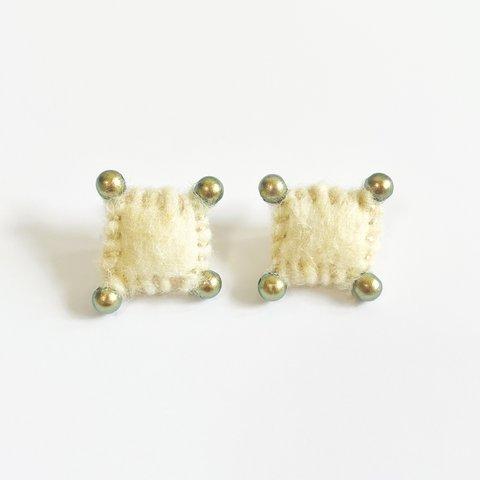 cushion ( pierce / earring )