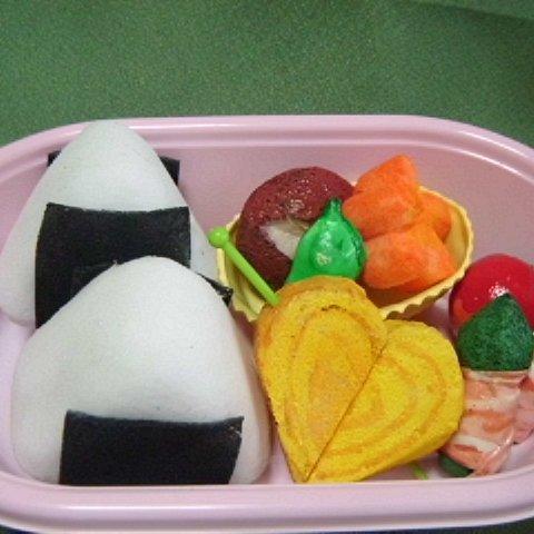 スクイーズのお弁当(アスパラベーコン)