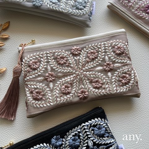 new🌿インド刺繍リボン 大人ポーチBrilliant flower グレージュbrown✨用途いろいろ！便利なサイズ 母の日　母の日プレゼント