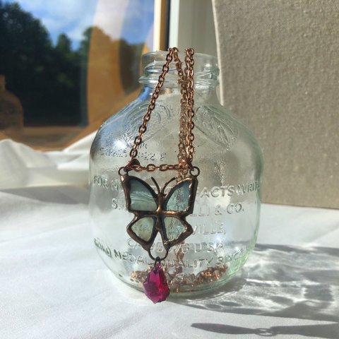 ステンドグラス製　モルフォ蝶のペンダント