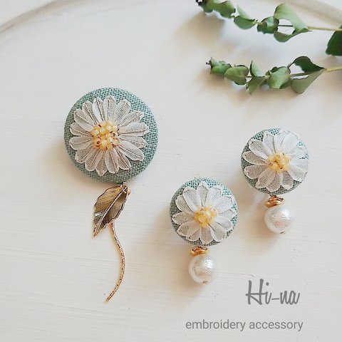 贈り物セット♪ 刺繍ブローチ&ピアス(イヤリング)セット