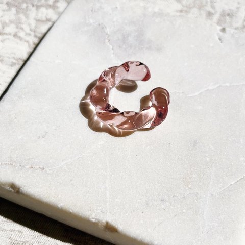 TWIST earcuff ( Soft pink/ソフトピンク ) // イヤーカフ レジン イヤカフ